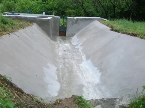 Odberná hrádza Žakarovce